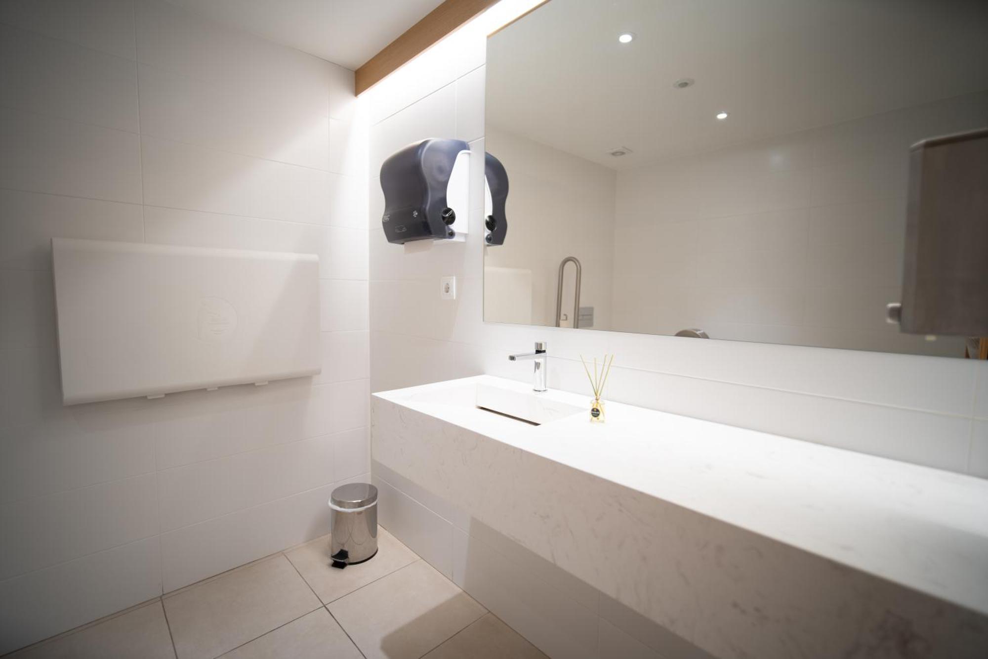 Hotel Bruna เอสเตร์รี ดาเนว ภายนอก รูปภาพ