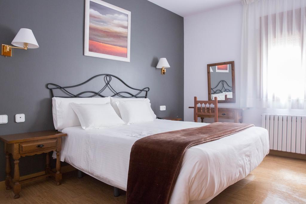 Hotel Bruna เอสเตร์รี ดาเนว ภายนอก รูปภาพ