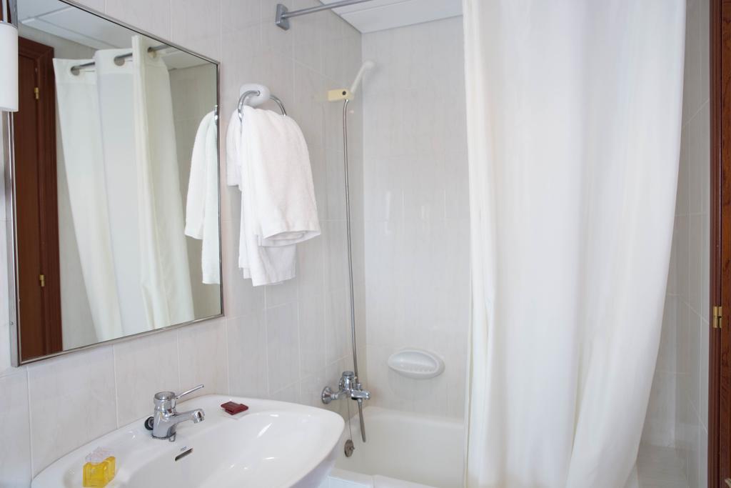 Hotel Bruna เอสเตร์รี ดาเนว ภายนอก รูปภาพ