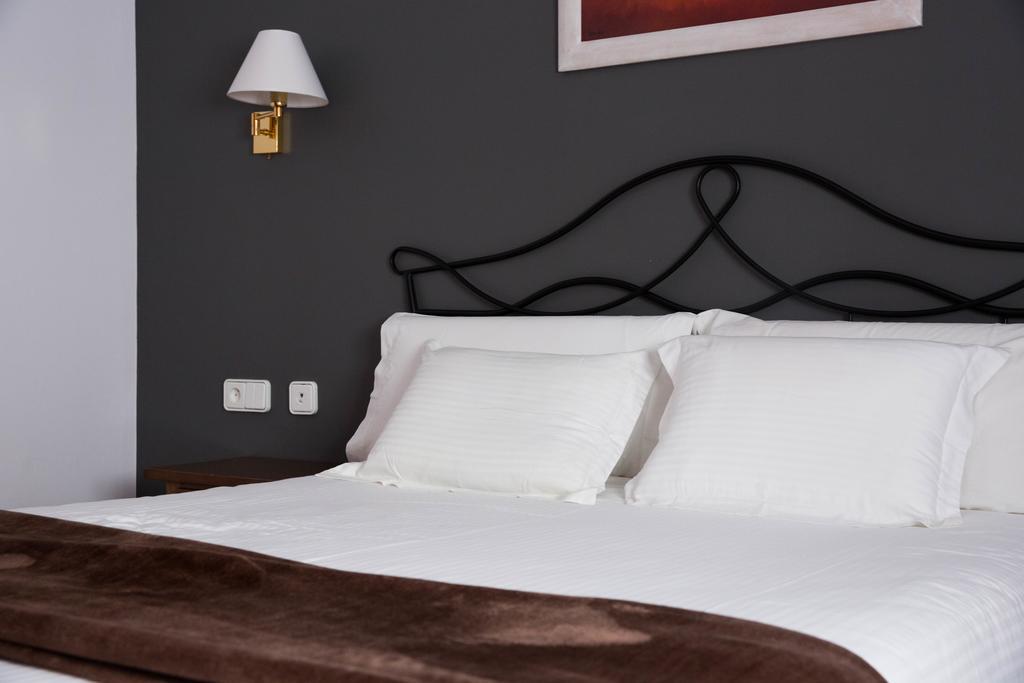 Hotel Bruna เอสเตร์รี ดาเนว ภายนอก รูปภาพ